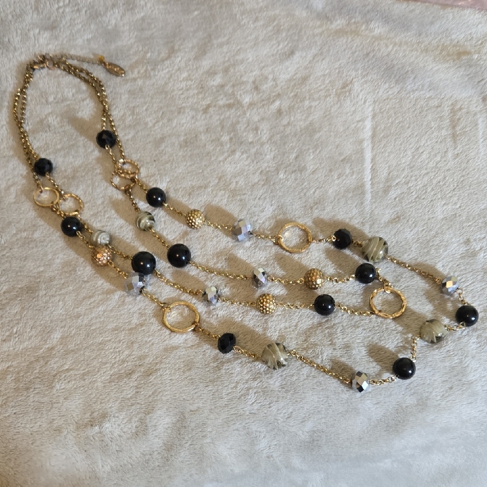 #662 Elegant Gold Tone and Black Beaded Necklace